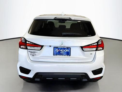 White Diamond 2022 Mitsubishi Outlander Sport SE