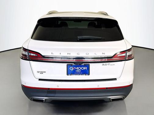 White Platinum Tri-Coat Metallic 2019 Lincoln Nautilus Reserve