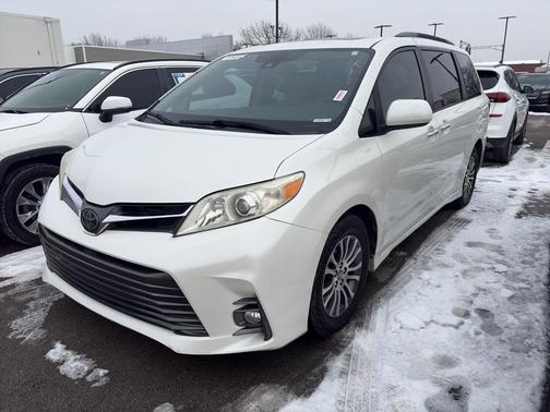 2018 Toyota Sienna XLE Premium