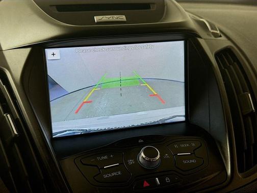 White Platinum Tri-Coat Metallic 2016 Ford Escape SE