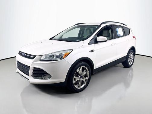 White Platinum Tri-Coat Metallic 2016 Ford Escape SE