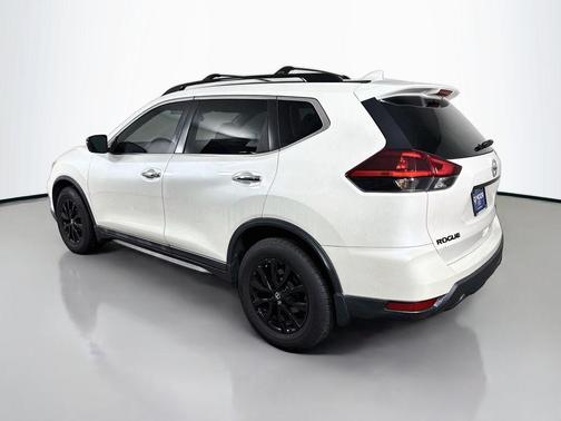 White 2018 Nissan Rogue SV
