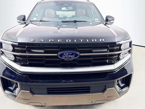 Agate Black Metallic 2026 Ford Expedition Max King Ranch
