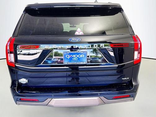 Agate Black Metallic 2026 Ford Expedition Max King Ranch