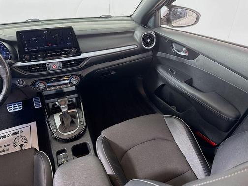 Snow White Pearl 2022 Kia Forte GT-Line