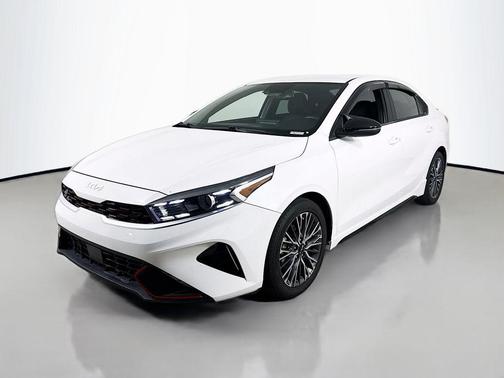 Snow White Pearl 2022 Kia Forte GT-Line