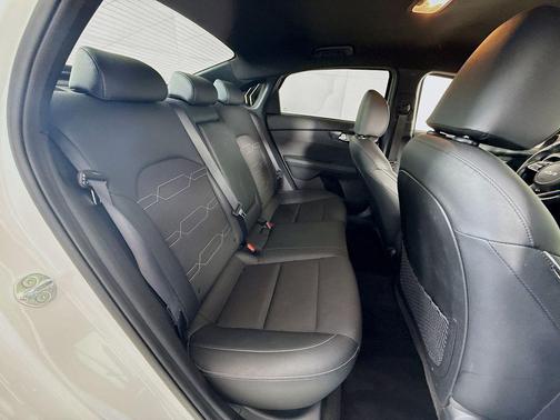 Snow White Pearl 2022 Kia Forte GT-Line