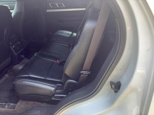White Platinum Tri-Coat Metallic 2016 Ford Explorer XLT