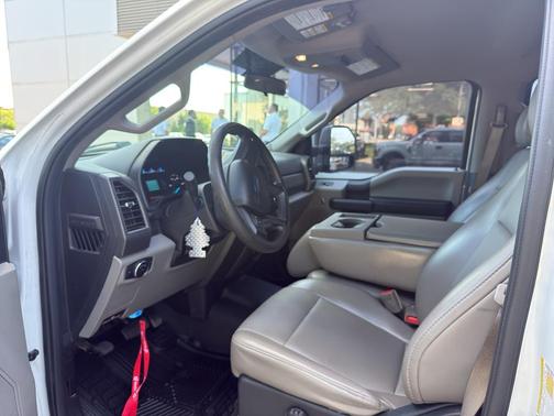 Oxford White 2017 Ford F-250 XL