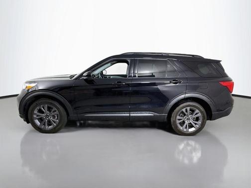 Agate Black Metallic 2023 Ford Explorer XLT