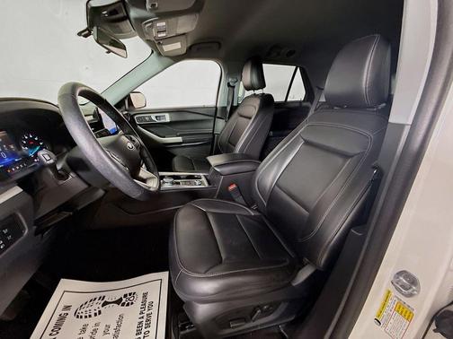 Star White 2023 Ford Explorer XLT