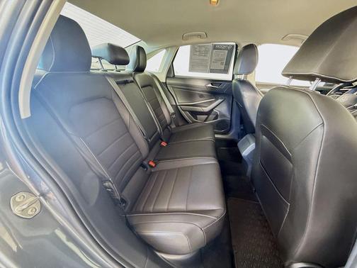 Platinum Gray Metallic 2023 Volkswagen Jetta 1.5T SE