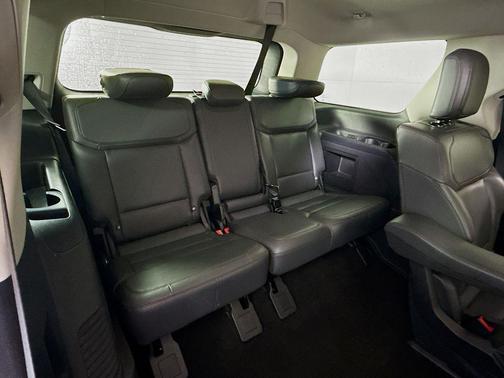 Space Silver 2025 Ford Expedition Active