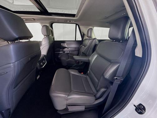 Space Silver 2025 Ford Expedition Active
