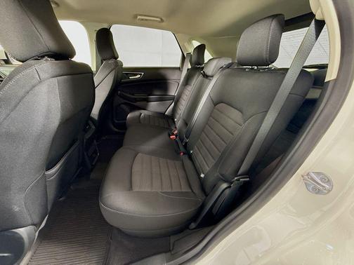 Star White 2022 Ford Edge SEL