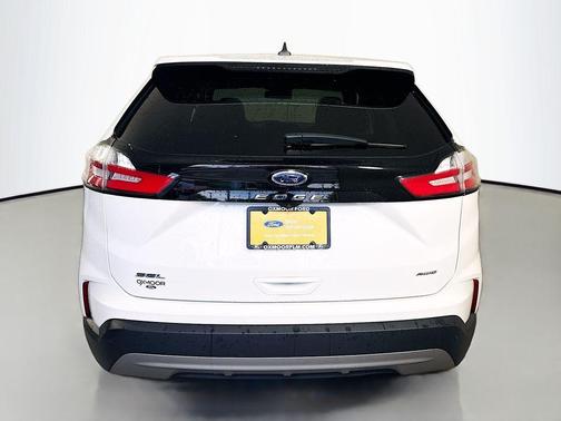 Star White 2022 Ford Edge SEL
