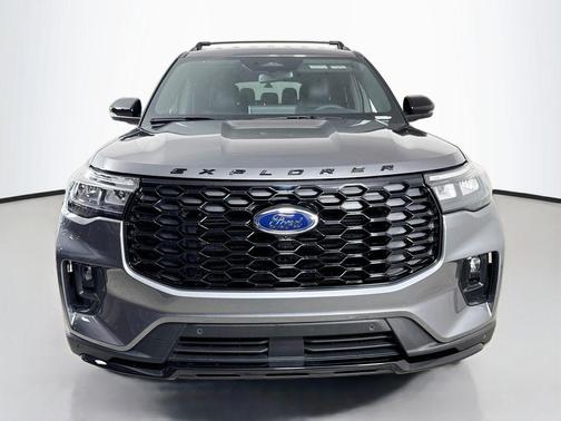 Carbonized Gray Metallic 2026 Ford Explorer ST-Line