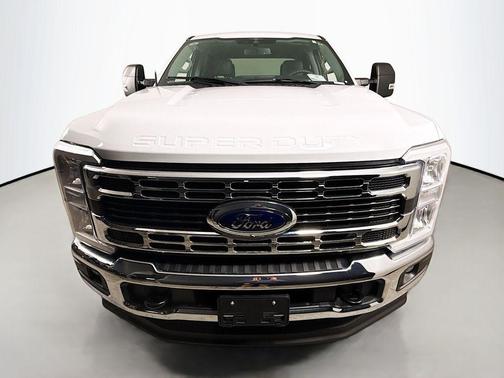 Oxford White 2023 Ford F-250 XLT