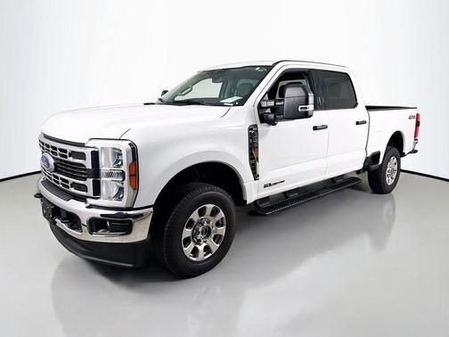 Oxford White 2023 Ford F-250 XLT
