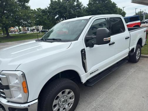 Oxford White 2023 Ford F-250 XLT