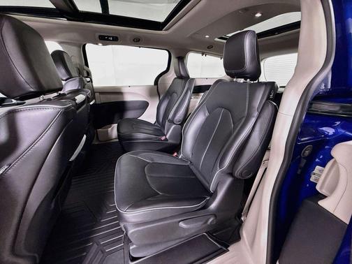 Ocean Blue Metallic 2020 Chrysler Pacifica Hybrid Limited