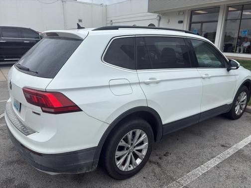 Pure White 2019 Volkswagen Tiguan 2.0T SE