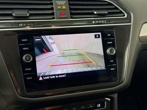 Pure White 2019 Volkswagen Tiguan 2.0T SE