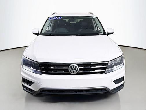 Pure White 2019 Volkswagen Tiguan 2.0T SE