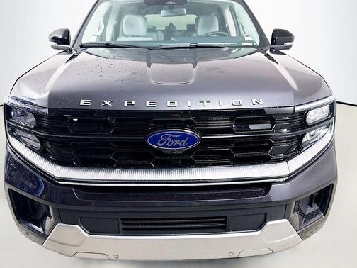 Dark Matter Gray Metallic 2026 Ford Expedition Max Platinum