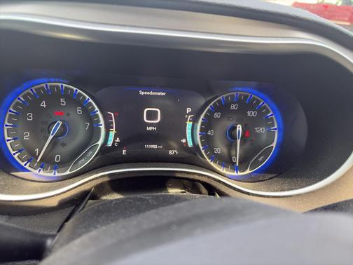 Bright White Clearcoat 2018 Chrysler Pacifica Limited