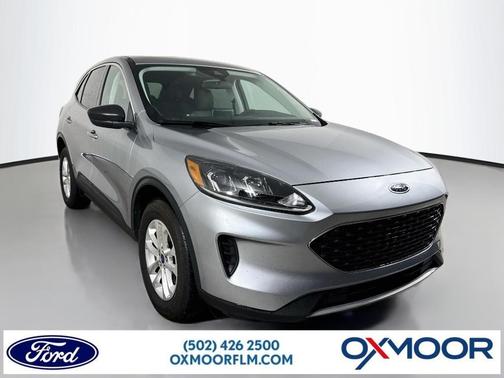 Iconic Silver Metallic 2022 Ford Escape SE