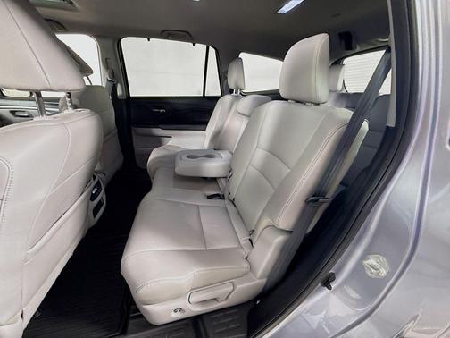 Lunar Silver Metallic 2022 Honda Pilot Special Edition