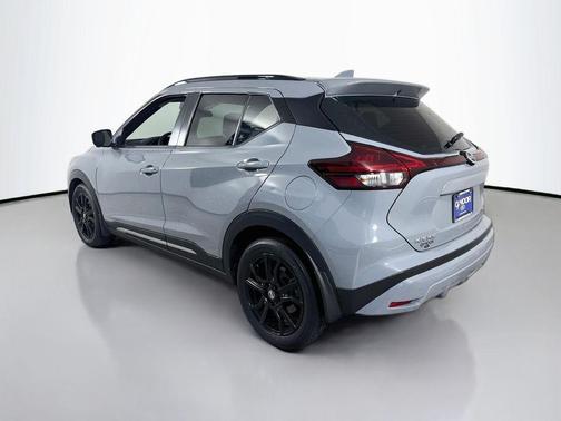 Boulder Gray 2021 Nissan Kicks SR