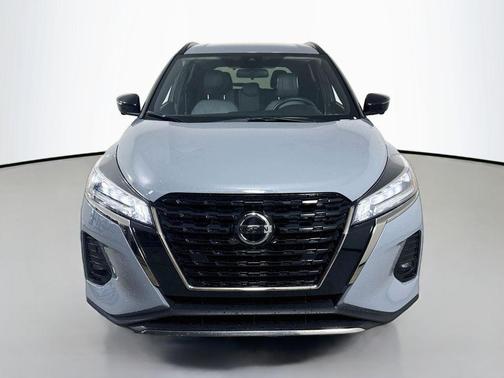 Boulder Gray 2021 Nissan Kicks SR