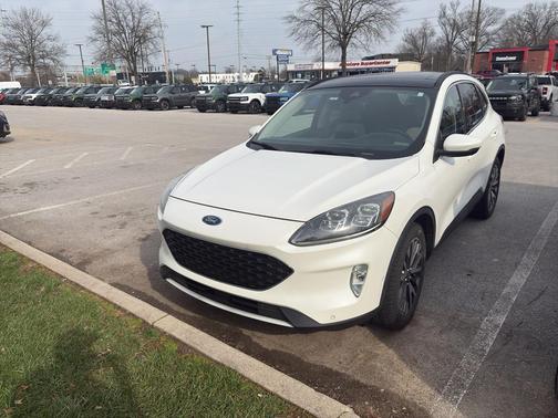 2020 Ford Escape Titanium Hybrid