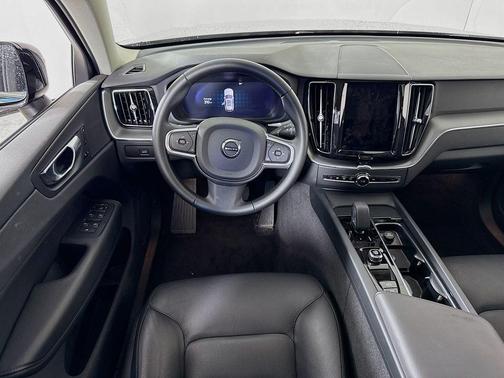 2025 Volvo XC60 B5 Core