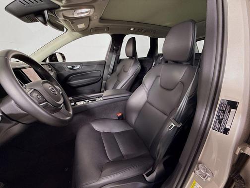 2025 Volvo XC60 B5 Core