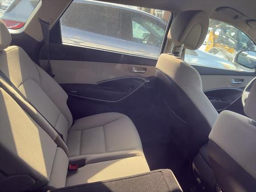 2018 Hyundai SANTA FE SE