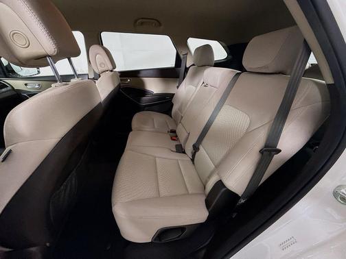 2018 Hyundai SANTA FE SE