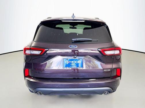 Cinnabar Red Metallic 2023 Ford Escape ST-Line Select