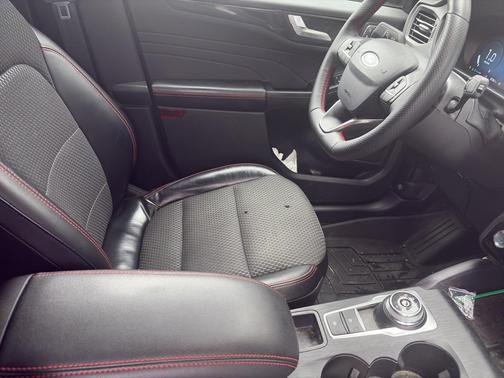 Cinnabar Red Metallic 2023 Ford Escape ST-Line Select