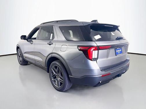 Carbonized Gray Metallic 2026 Ford Explorer ST-Line