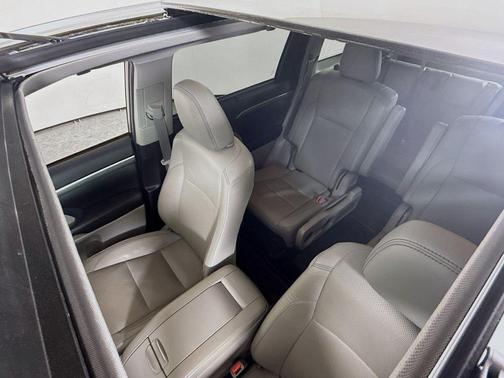 2019 Toyota Highlander Limited Platinum