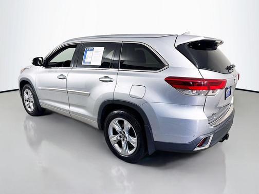Celestial Silver Metallic 2017 Toyota Highlander Limited