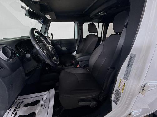 Bright White Clearcoat 2017 Jeep Wrangler Unlimited Sport