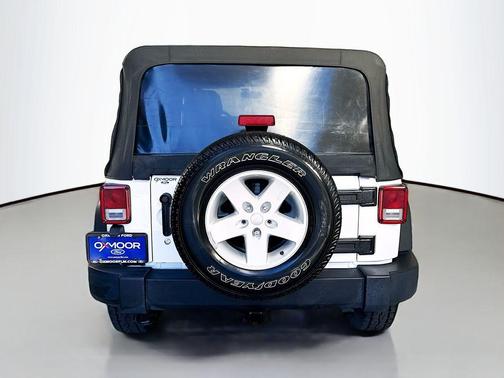 Bright White Clearcoat 2017 Jeep Wrangler Unlimited Sport