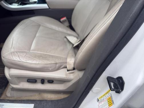 White Platinum Tri-Coat Metallic 2011 Ford Edge Limited