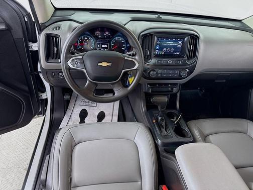 White 2019 Chevrolet Colorado WT