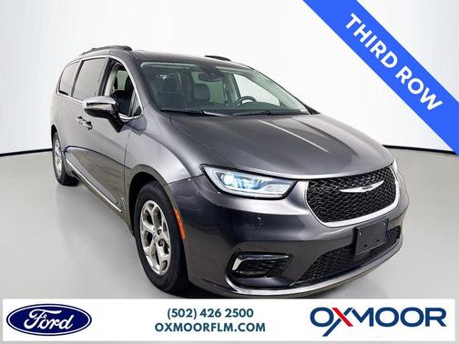 Granite Crystal Clearcoat Metallic 2023 Chrysler Pacifica Limited