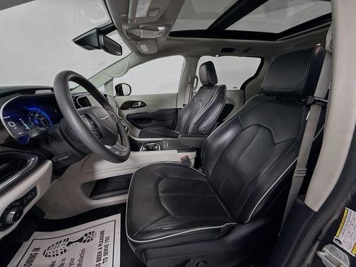 Granite Crystal Clearcoat Metallic 2023 Chrysler Pacifica Limited